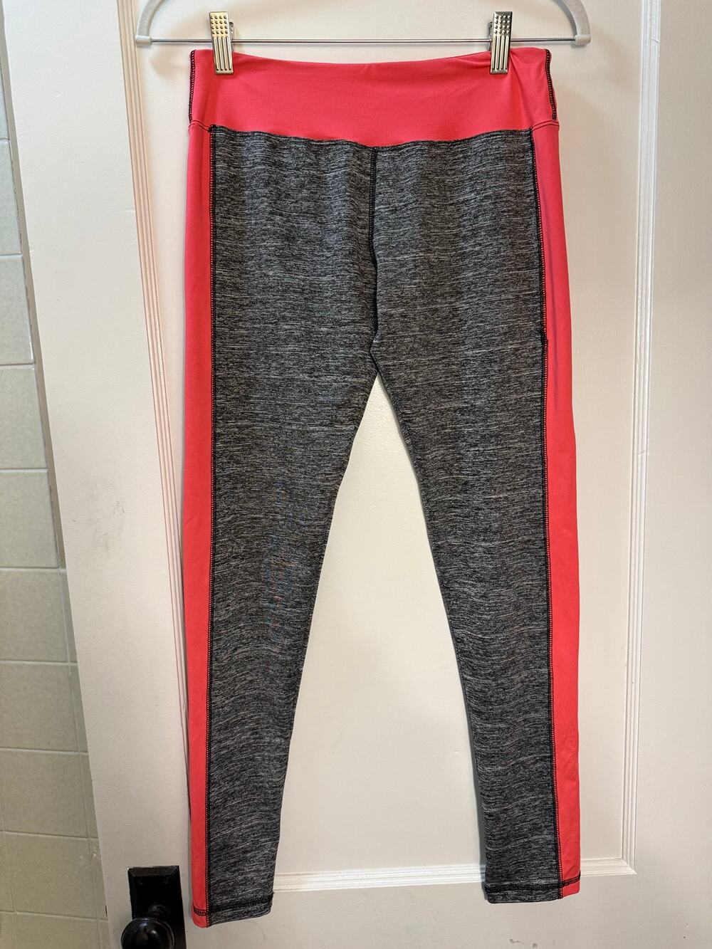 Lululemon Heathered Grey & Coral Pink Leggings Yoga Pants Size 8